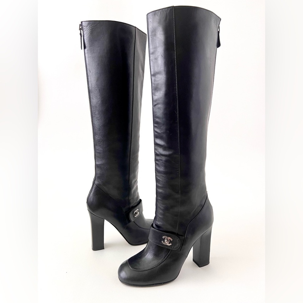 CHANEL | Black Leather Knee‎ High Heel Boots CC Logo  Turnlock EU 37